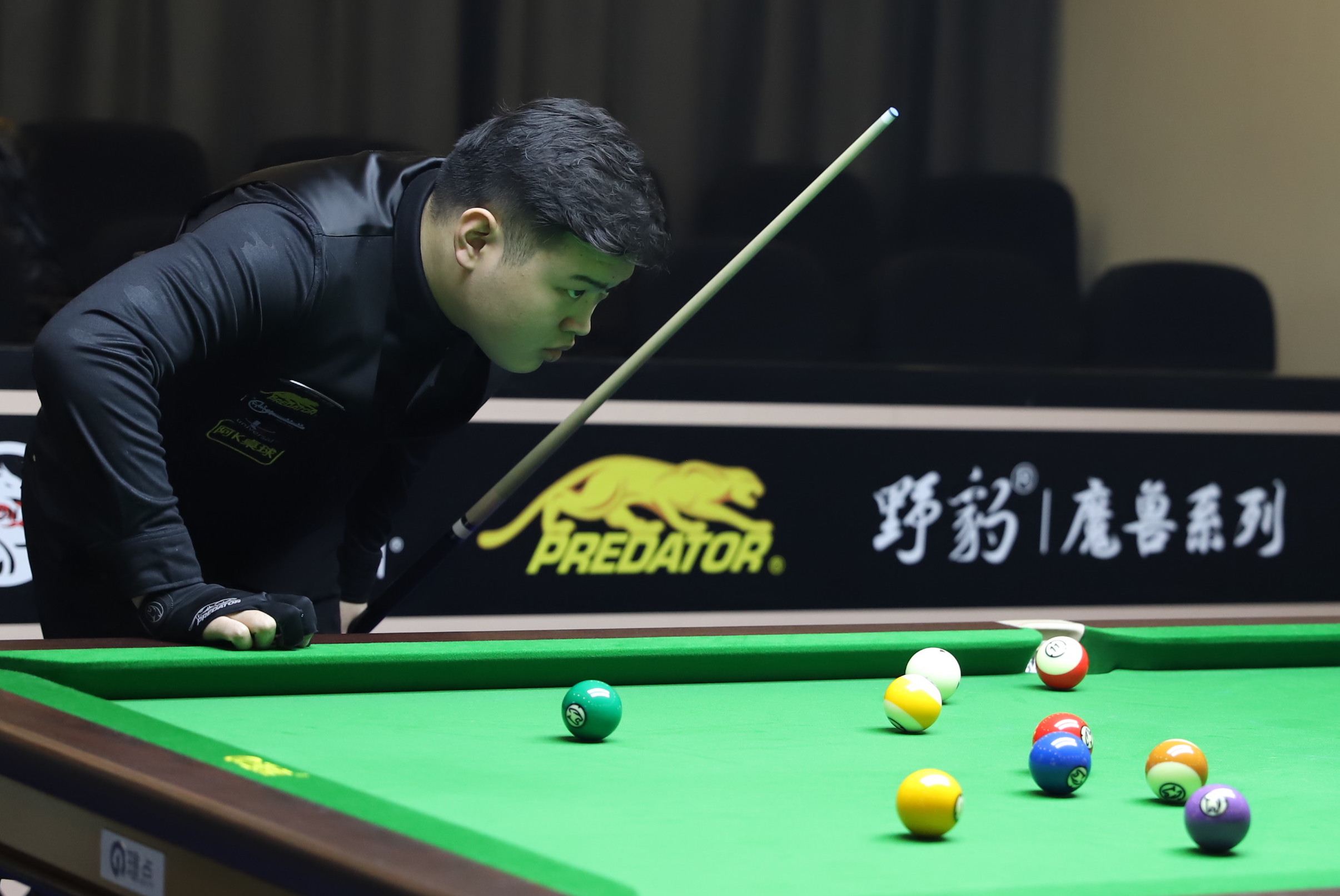 随着赛事影 随着赛事影